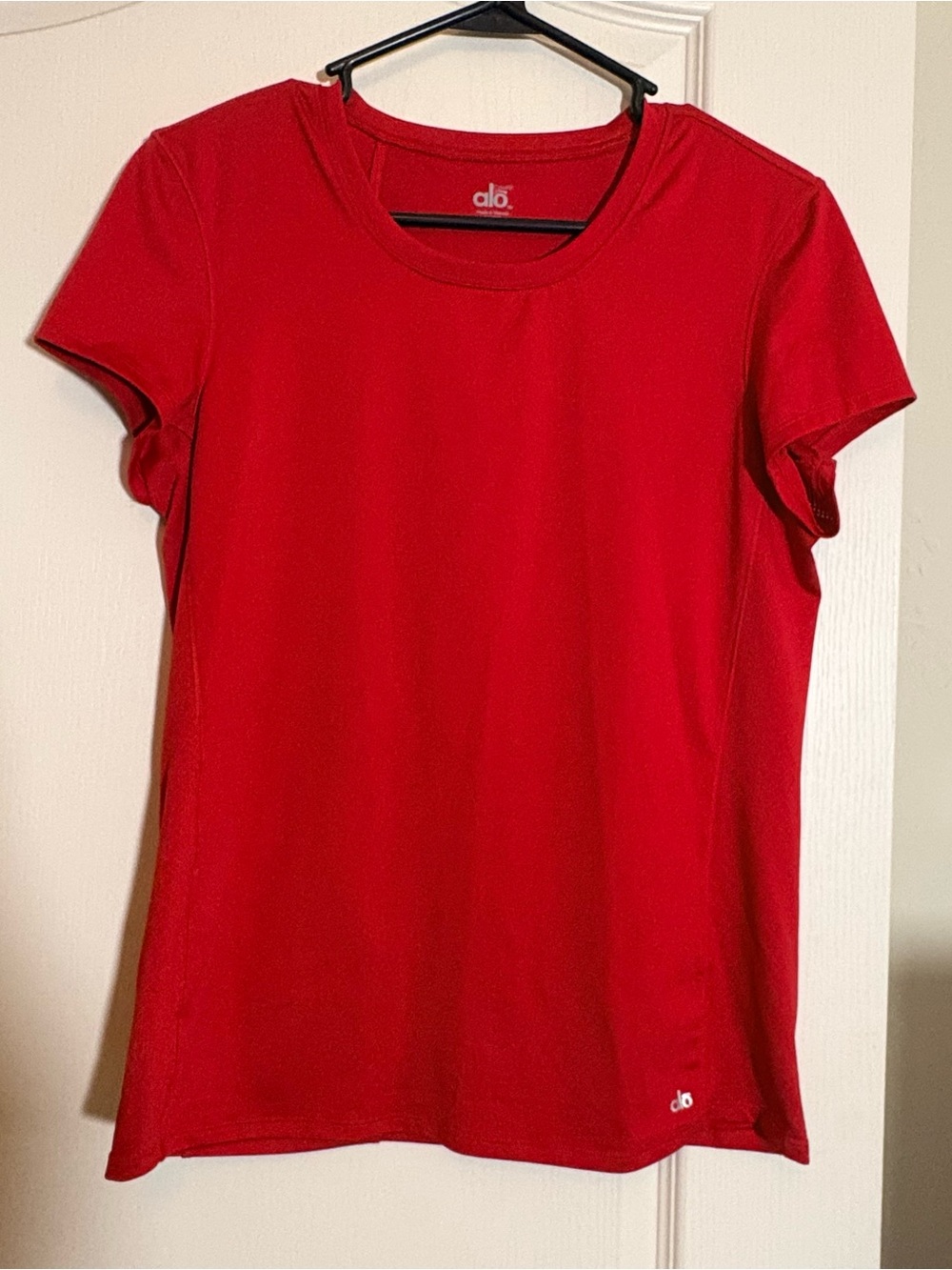 Alo Yoga CoolFit Women’s Red Short Sleeve Athletic Performance Top Size M